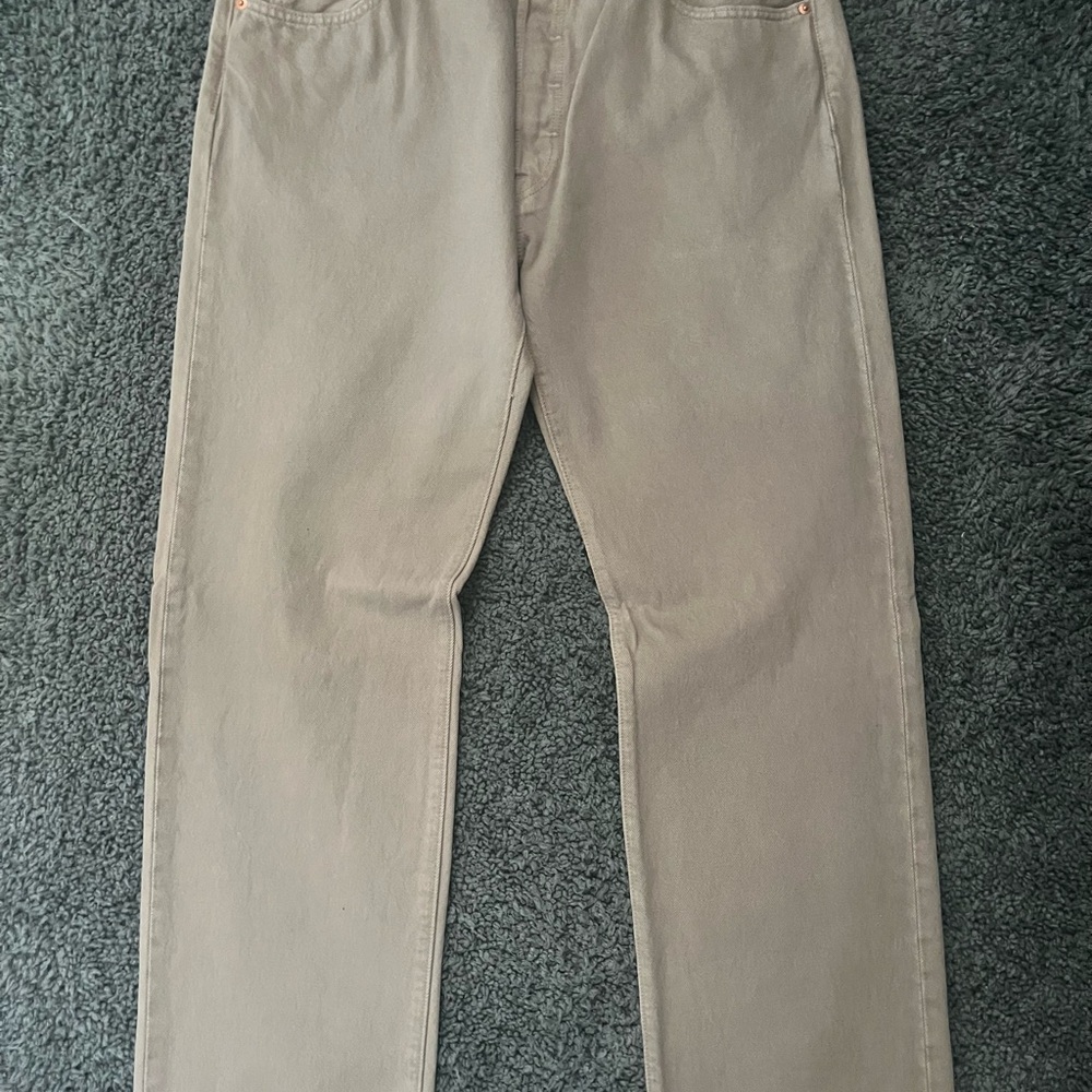 Levi's Men's Relaxed Jeans in Tan